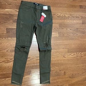 High Rise super soft leggings. Amazing stretch for ultimate comfort